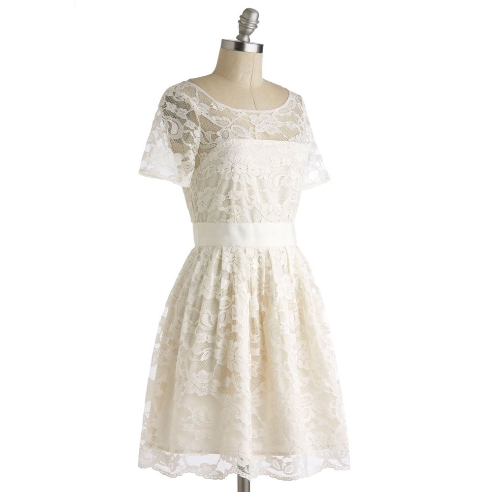ModCloth BB Dakota ivory lace dress size 6 bridal